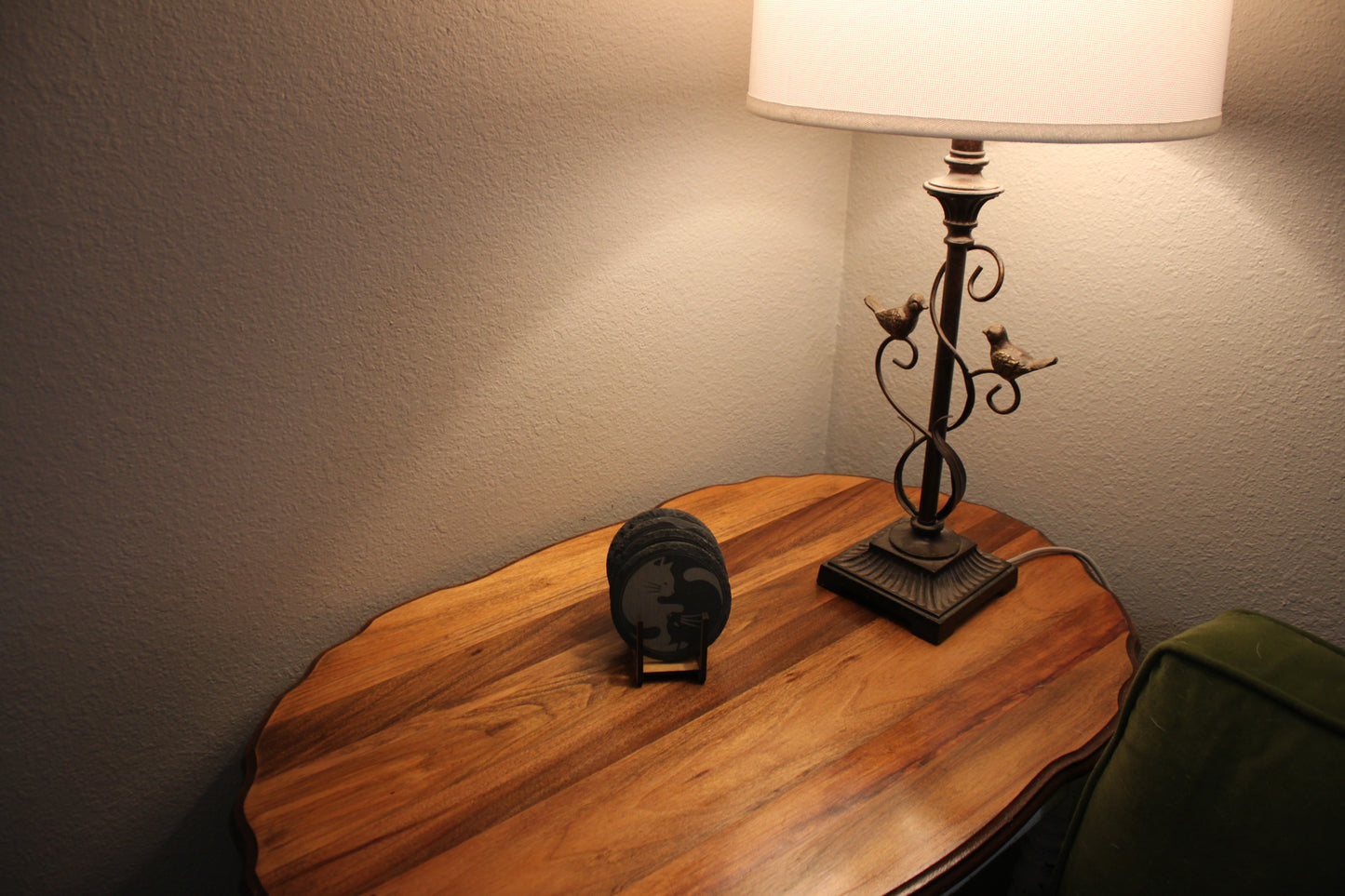 Heartwarming Yin-Yang slate kitten drink coasters. Set of 4 with with wooden display holder.